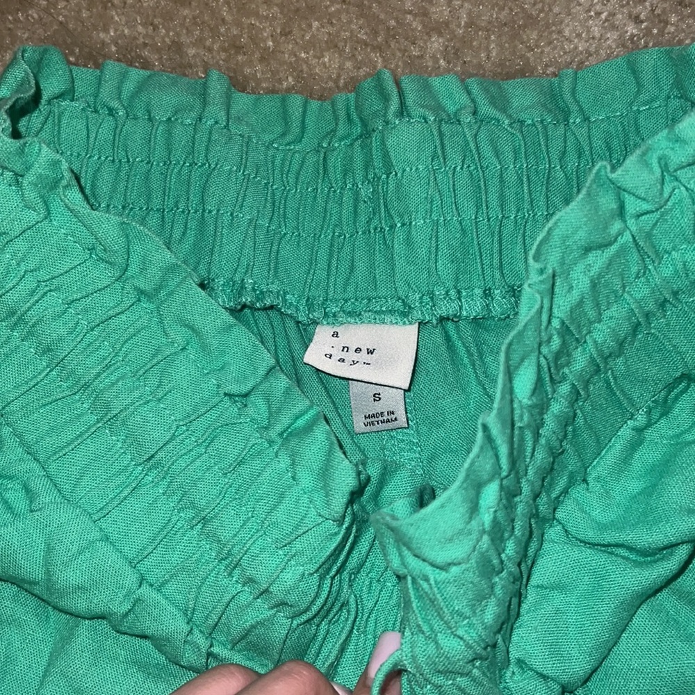 SHORTS SIZE S - Picture 2 of 3